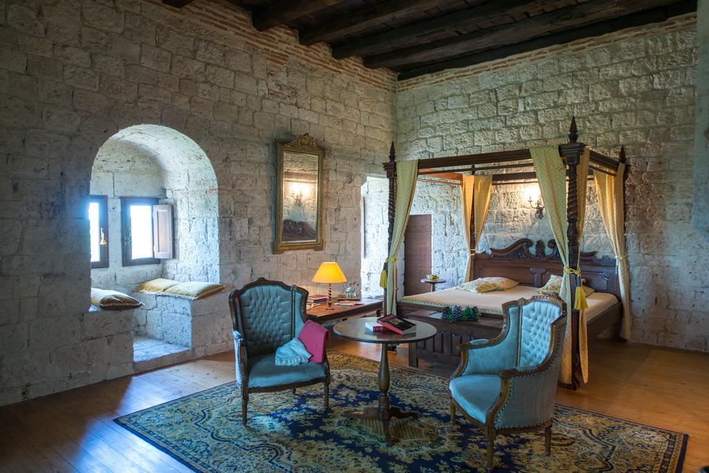 Chateau De Goudourville Villa Exterior foto